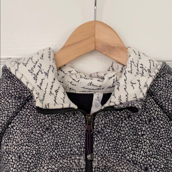 SOLD Lululemon Scuba Hoodie Size 6 - Picture 8 of 14